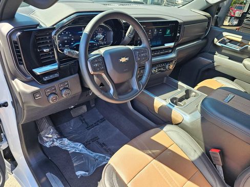 Used 2025 Chevrolet Silverado 2500 High Country w/ High Country Premium Package AWD/4WD image 21
