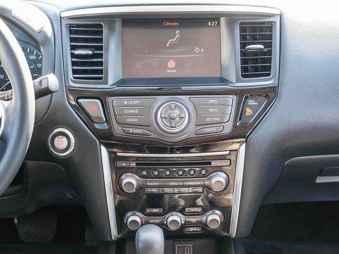 Used 2020 Nissan Pathfinder S FWD image 14