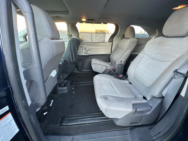 Used 2021 Toyota Sienna LE w/ LE Plus Package FWD image 8