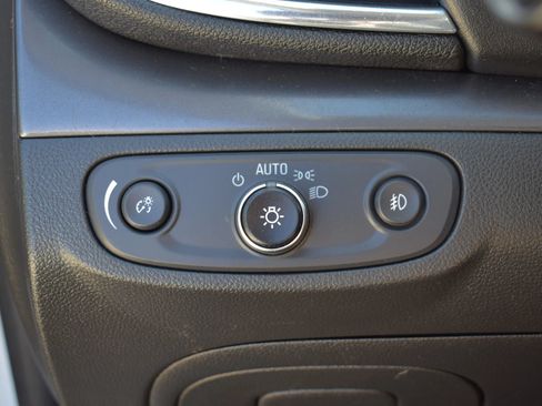 Used 2020 Buick Encore Essence FWD image 49