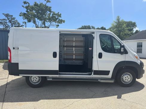 Used 2025 RAM ProMaster 2500 w/ U-Haul Equipment Group FWD image 16