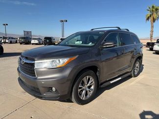 Used 2014 Toyota Highlander XLE AWD/4WD video 1