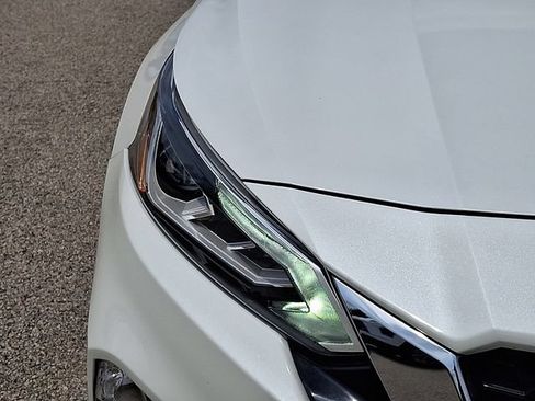 Used 2022 Nissan Altima 2.5 SL FWD image 9