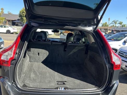 Used 2016 Volvo XC60 T5 Premier w/ Proximity Package FWD image 15