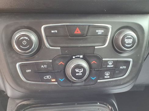 Used 2019 Jeep Compass Limited AWD/4WD image 19