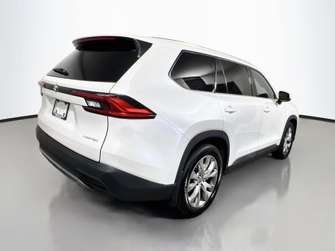 Used 2024 Toyota Grand Highlander FWD image 4