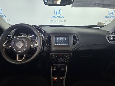 Used 2021 Jeep Compass Sport image 5