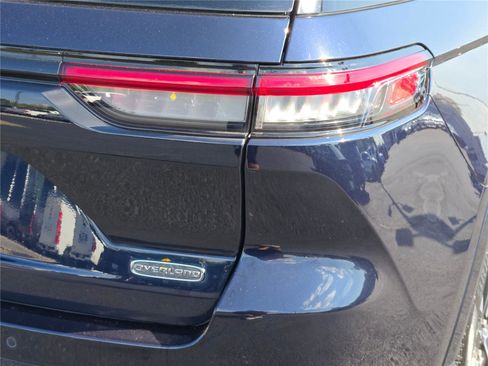 Used 2022 Jeep Grand Cherokee Overland w/ MOPAR Finishing Package image 13