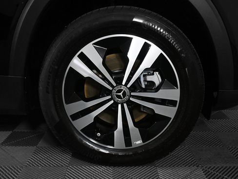 Certified 2025 Mercedes-Benz GLB 250 image 36