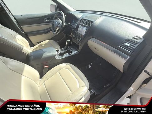 Used 2018 Ford Explorer XLT w/ Equipment Group 202A FWD image 29