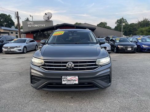 Used 2022 Volkswagen Tiguan SE AWD/4WD image 2