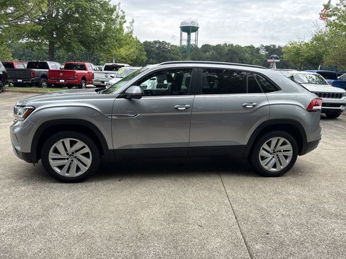 Used 2020 Volkswagen Atlas Cross Sport SE FWD image 4