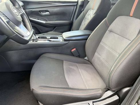 Used 2025 Nissan Sentra SR FWD image 19