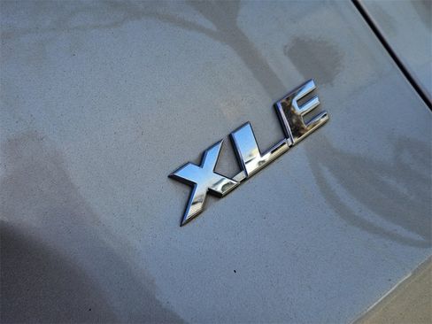 Used 2021 Toyota RAV4 XLE image 8