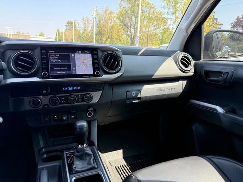 Certified 2021 Toyota Tacoma SR5 AWD/4WD image 25