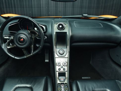 Used 2015 McLaren 650S Spider RWD image 16