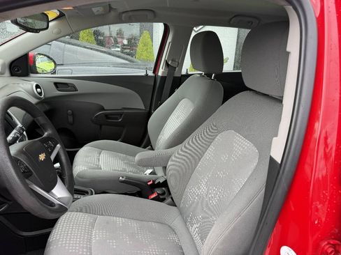 Used 2020 Chevrolet Sonic LT FWD image 8