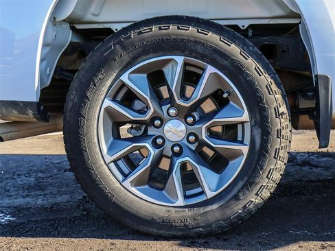 Used 2023 Chevrolet Silverado 1500 LT image 9