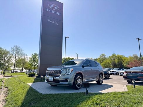 Used 2023 GMC Terrain Denali AWD/4WD image 1