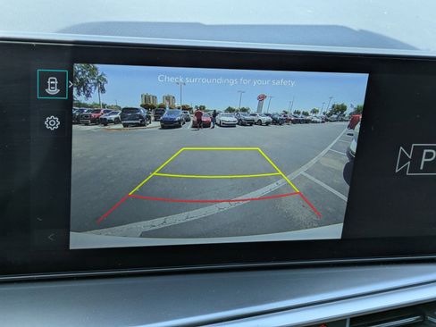 Certified 2025 Kia Sorento LX FWD image 22