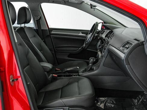 Used 2015 Volkswagen Golf SE image 25