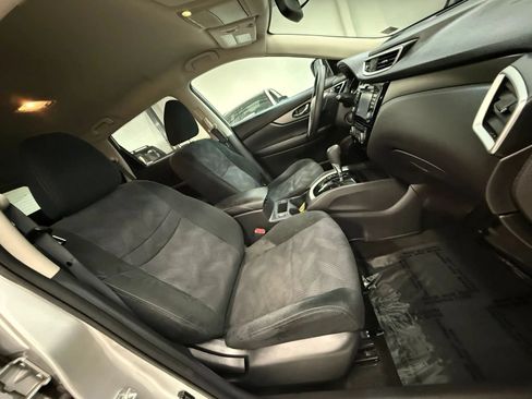 Used 2016 Nissan Rogue SV w/ SV Premium Package AWD/4WD image 25