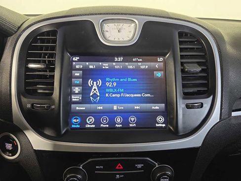 Used 2023 Chrysler 300 Touring image 13