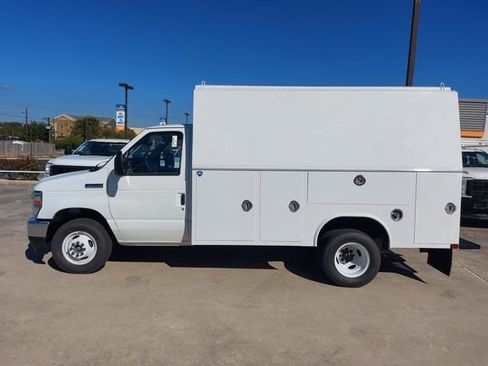 New 2026 Ford E-350 and Econoline 350 Super Duty w/ Power Equipment Group RWD image 3
