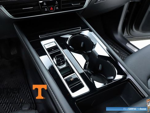 Used 2025 Volkswagen Atlas Cross Sport SE w/ Panoramic Sunroof Package image 24