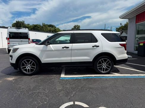 Used 2018 Ford Explorer Sport AWD/4WD image 4