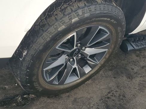 Certified 2023 Chevrolet Tahoe Z71 w/ Luxury Package image 5