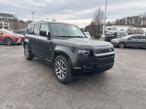 Used 2024 Land Rover Defender 110 X-Dynamic SE image 7