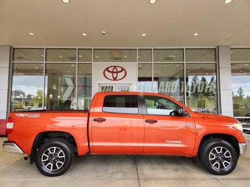 Used 2017 Toyota Tundra SR5 w/ TRD Off Road Package AWD/4WD image 3
