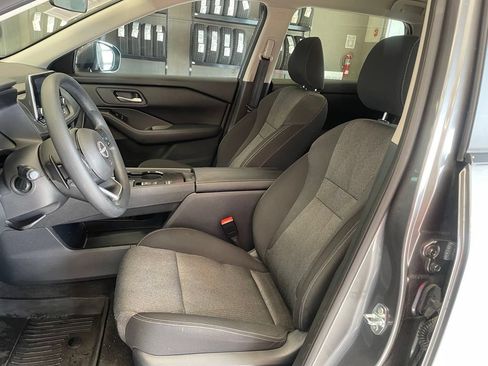 Certified 2024 Nissan Rogue SV FWD image 10