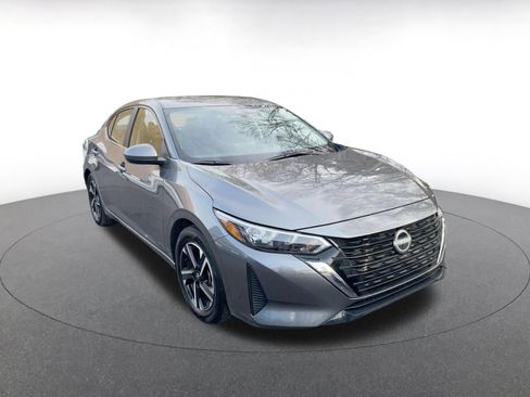 Used 2025 Nissan Sentra SV image 8