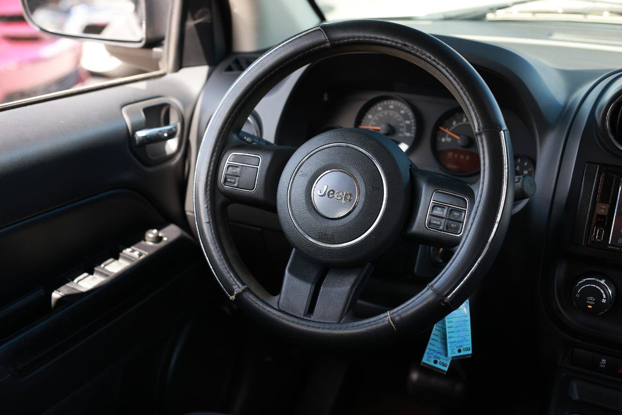 Used 2014 Jeep Compass Sport w/ Power Value Group FWD image 28