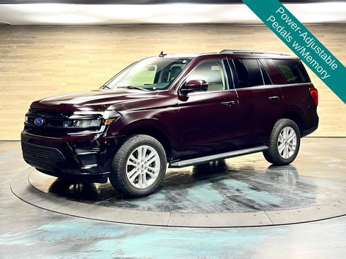Used 2023 Ford Expedition XLT AWD/4WD image 5