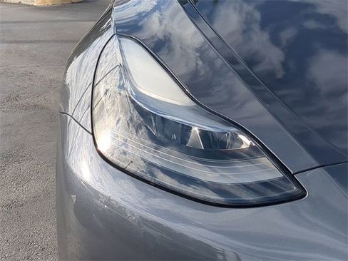 Used 2023 Tesla Model Y Long Range image 10