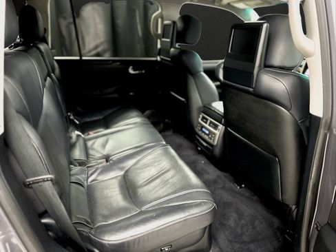 Used 2015 Lexus LX 570 4WD w/ Luxury Package image 26