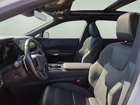 Used 2024 Lexus RX 450h AWD w/ Luxury Package image 24