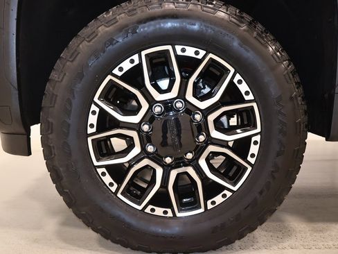 Used 2024 GMC Sierra 2500 Denali w/ Denali Reserve Package image 46