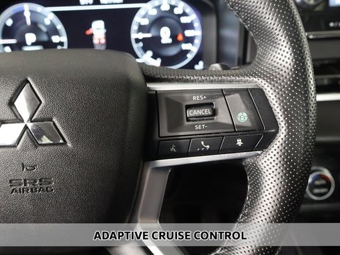 Used 2024 Mitsubishi Outlander SE image 5