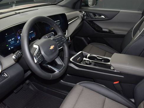 New 2026 Chevrolet Equinox LT w/ Convenience Package II image 12