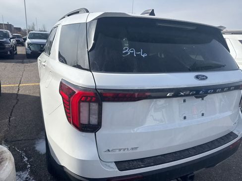 New 2026 Ford Explorer Active w/ Active Comfort Package AWD/4WD image 8