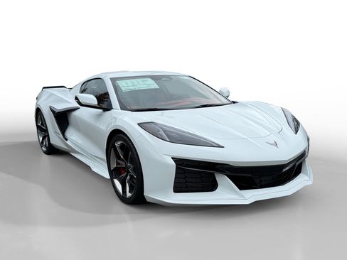 New 2026 Chevrolet Corvette Z06 w/ Chrome Exterior Badge Package RWD image 7