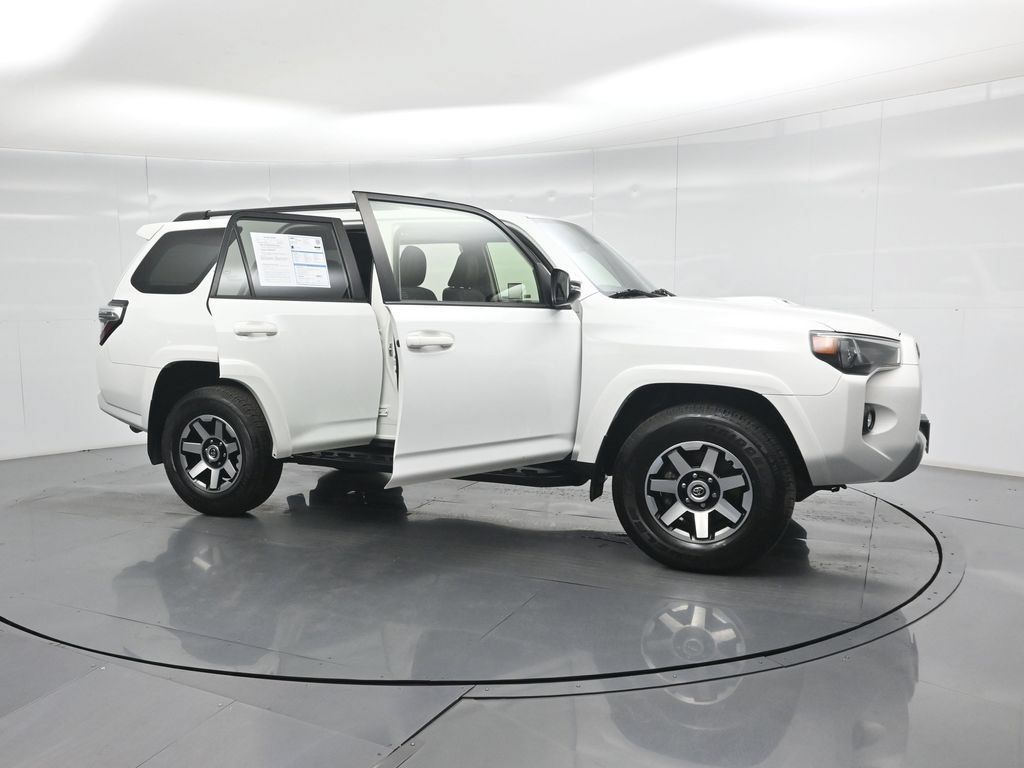 Used 2022 Toyota 4Runner TRD Off-Road Premium AWD/4WD image 33