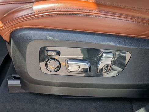 Used 2022 BMW X5 xDrive40i w/ M Sport Package AWD/4WD image 16