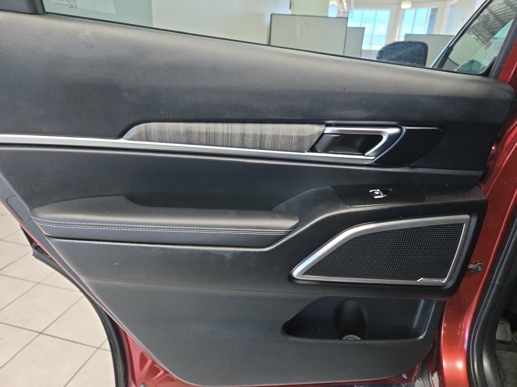Used 2023 Kia Telluride AWD image 30