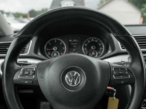 Used 2013 Volkswagen Passat TDI SE FWD image 17