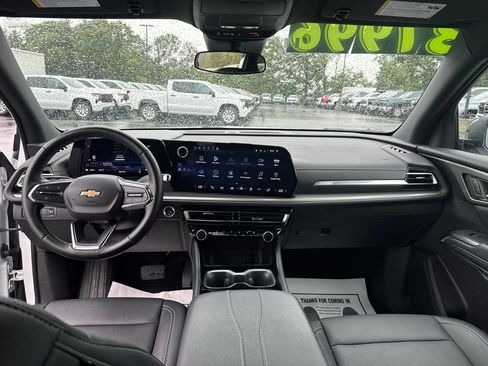Used 2025 Chevrolet Traverse LT AWD/4WD image 26